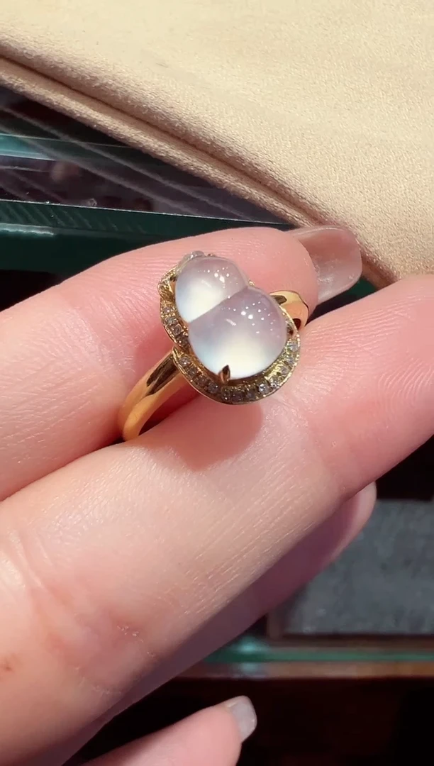 【闪购商品】翡翠戒指18K金镶嵌翡翠戒指