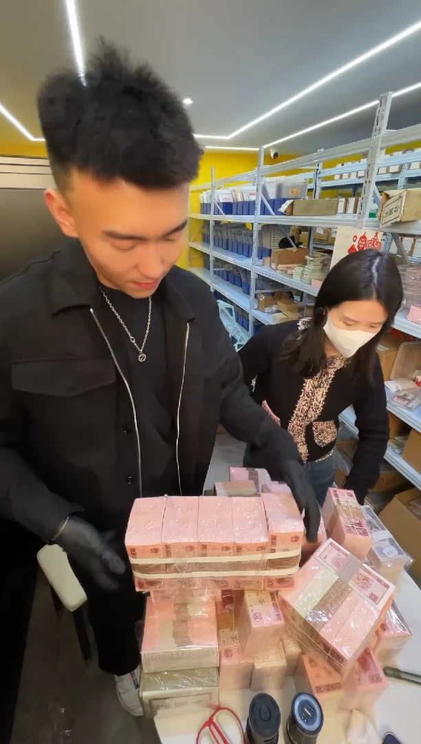 【闪购商品】带评级-四版币961整刀无4福利