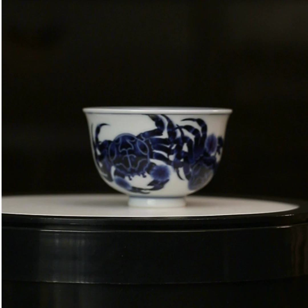 12.23/m80c2/甫生雅集/青花肥蟹图八方来财主人杯