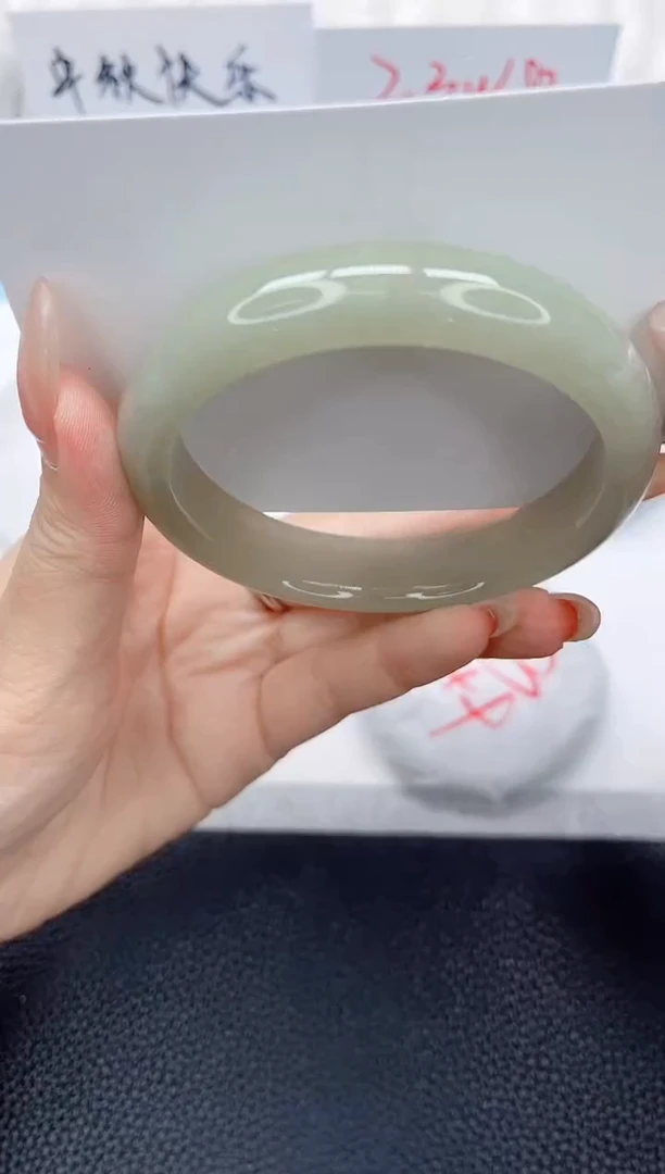 未镶嵌手镯石英质玉235-60