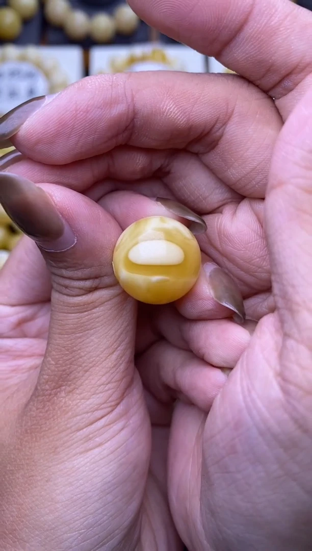 裸石琥珀未镶嵌大小姐珠宝102