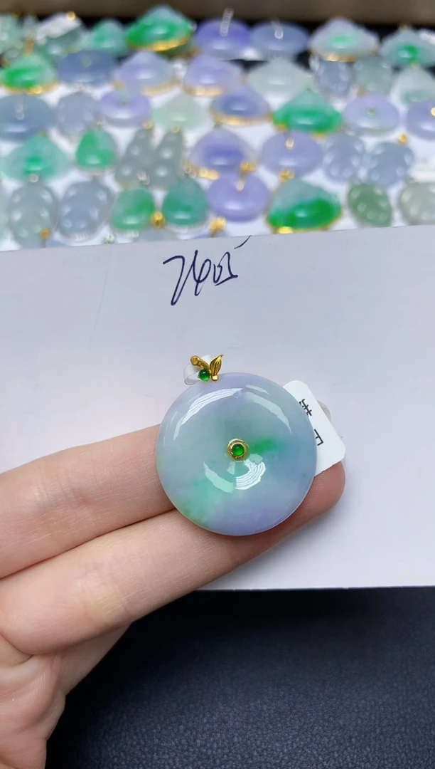 翡翠18K金镶嵌颈饰 天然缅甸翡翠A货