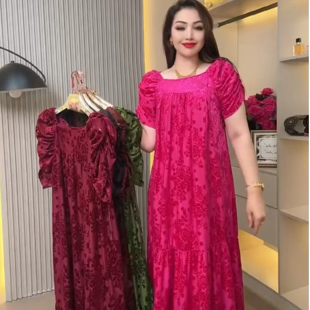 价格实惠 时尚 可爱 修身气质长袖打底黑色显瘦中长款圆领秋冬