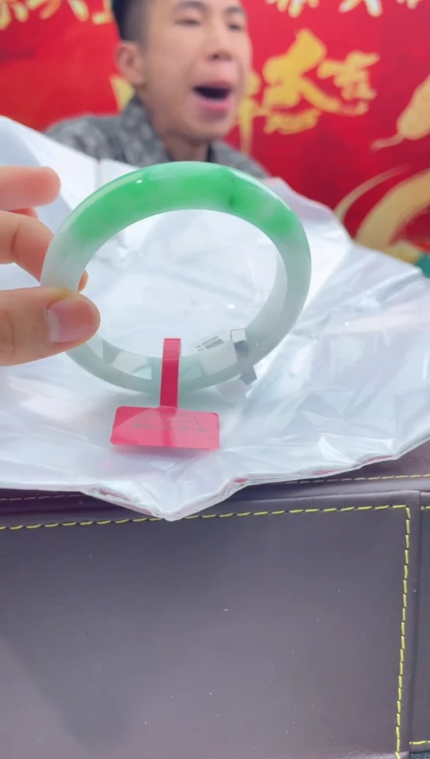 【闪购商品】翡翠手镯未镶嵌9翡翠手镯