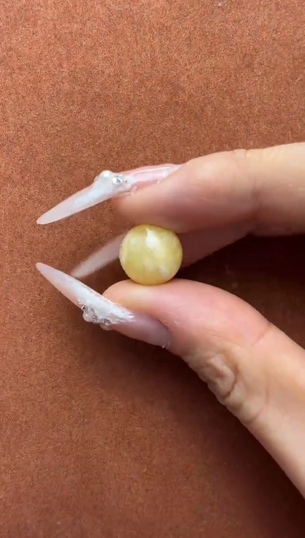 【闪购商品】蜜蜡裸石未镶嵌俄料微瑕12+mm1.058克