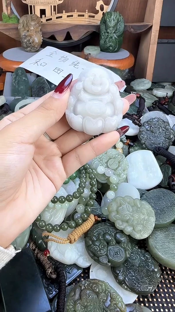 颈饰未镶嵌和田玉1