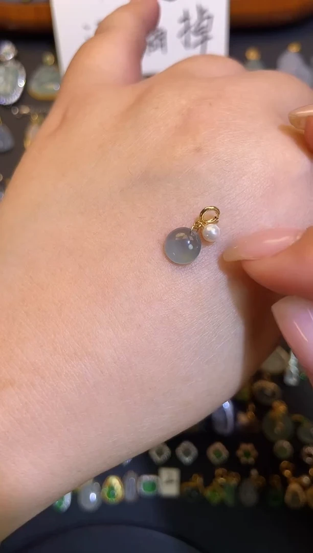 翡翠18K金镶嵌吊坠(不含链)1