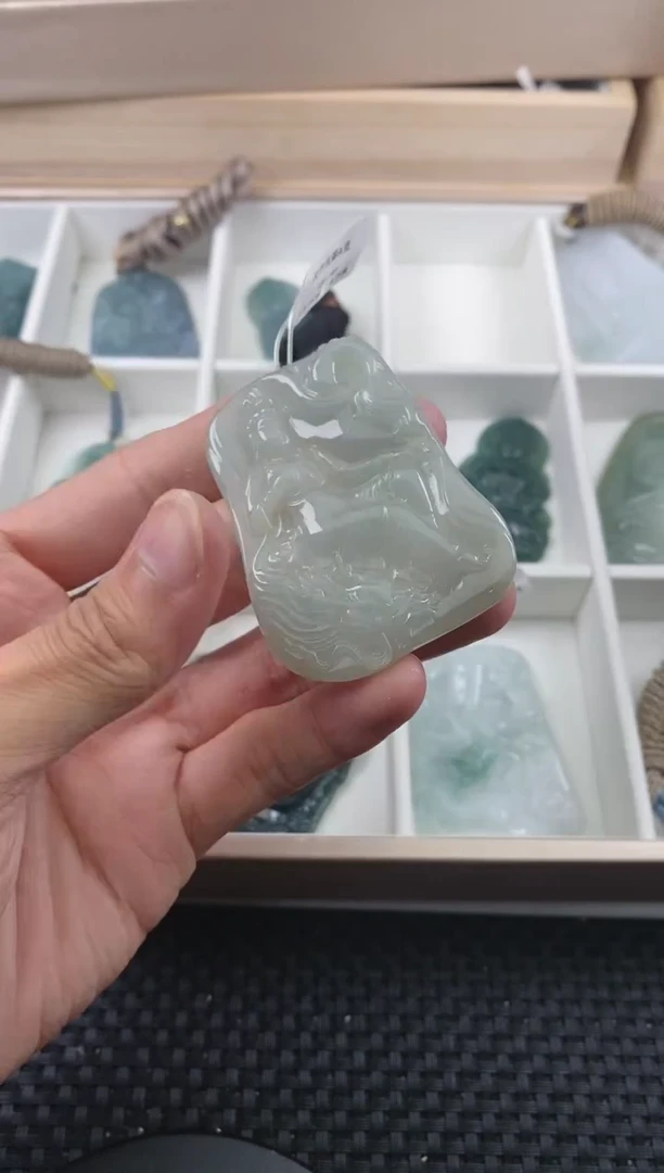 翡翠未镶嵌颈饰