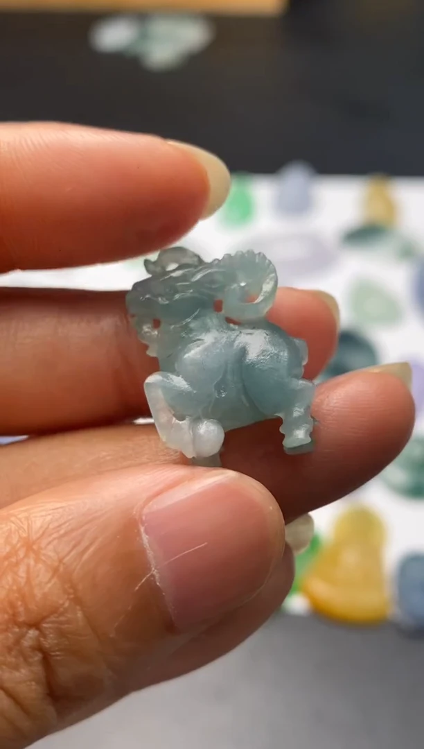 定制翡翠未镶嵌翡翠毛货多样性发其一