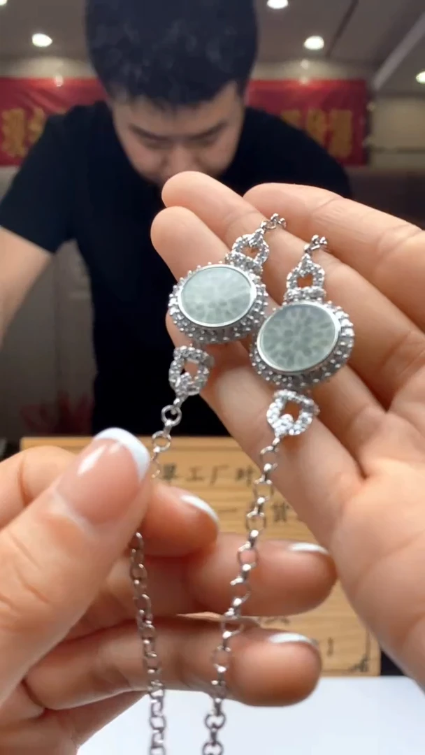 【闪购商品】翡翠颈饰未镶嵌多样性发货【只发一件】 *s22