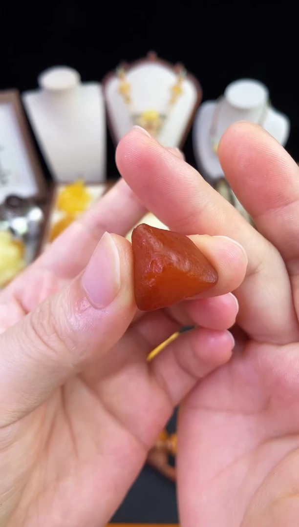 琥珀未镶嵌珠宝奇石柒月