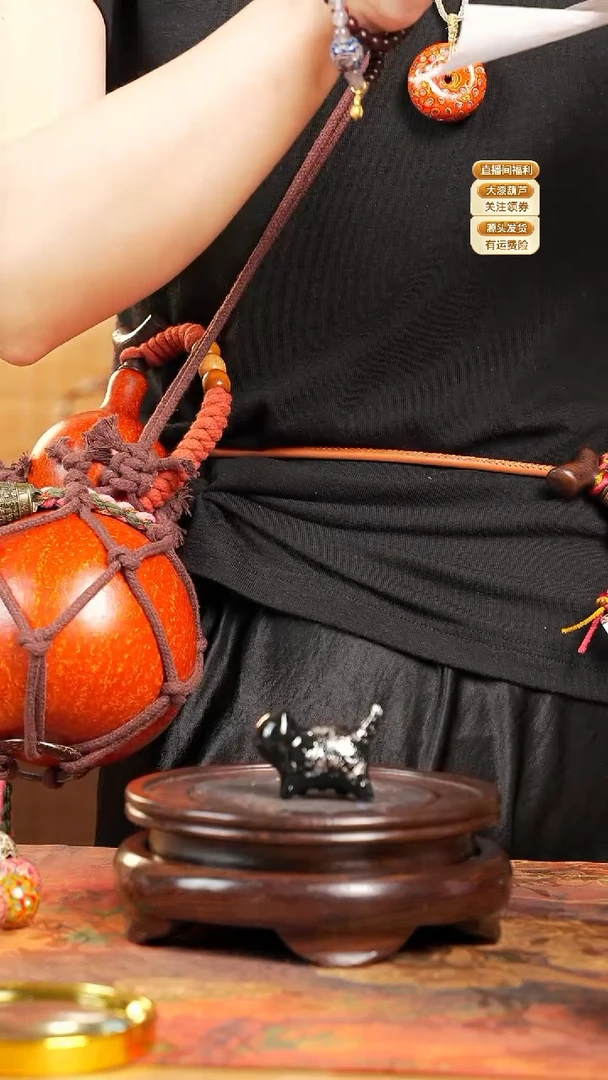 WY086精致漂漆小猫摆件