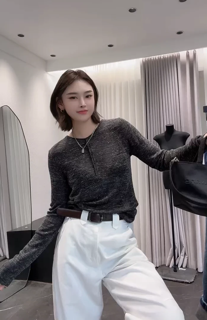 韩系2025秋冬新款简约时髦日常百搭纽扣圆领长袖显瘦针织上衣女