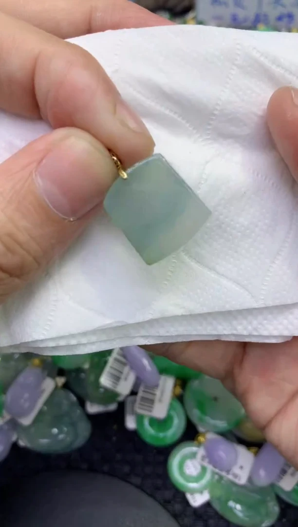 颈饰未镶嵌翡翠天然缅甸A货翡翠