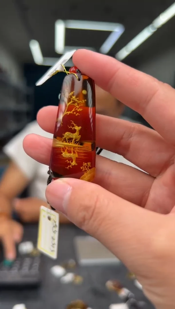 未镶嵌颈饰琥珀小鹿吊坠