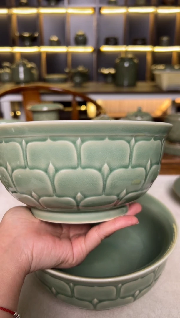 陶瓷耀州窑青釉18厘米口径莲瓣大碗微瑕特价一只