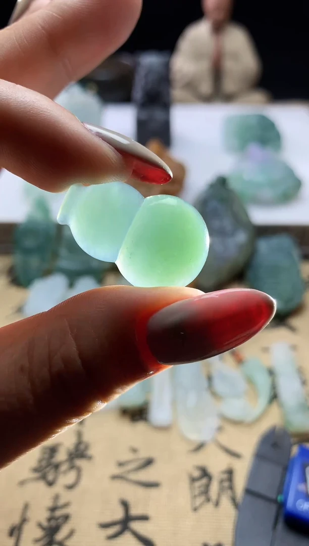 颈饰未镶嵌翡翠材料