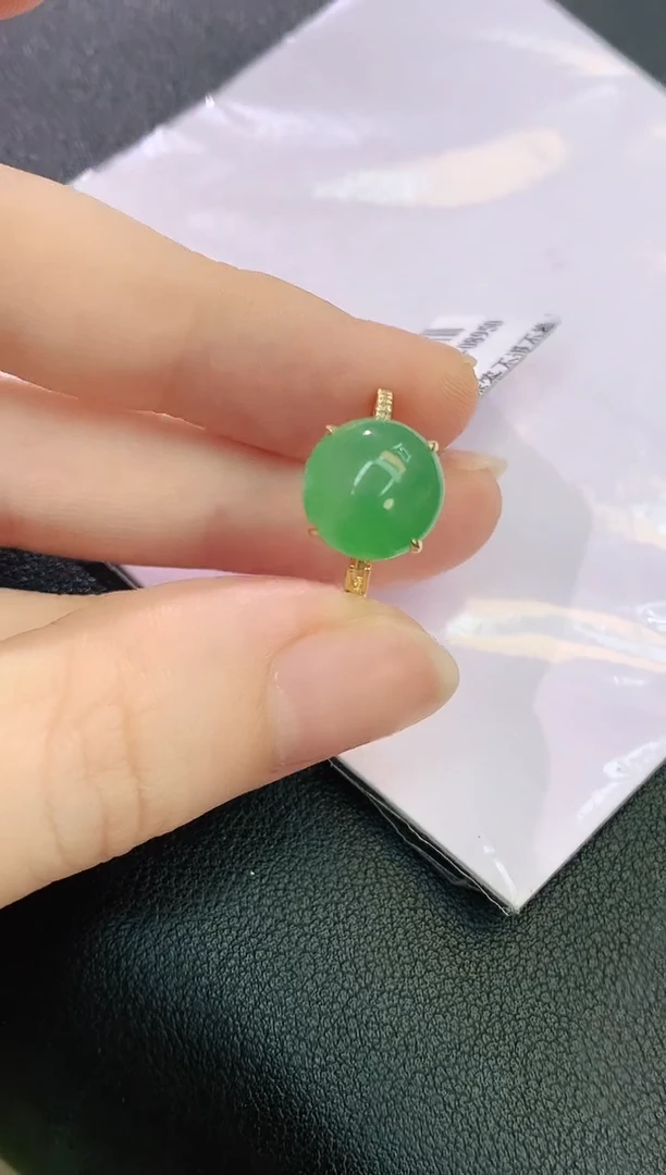 18K金镶嵌戒指翡翠赠礼盒证书 珍珍