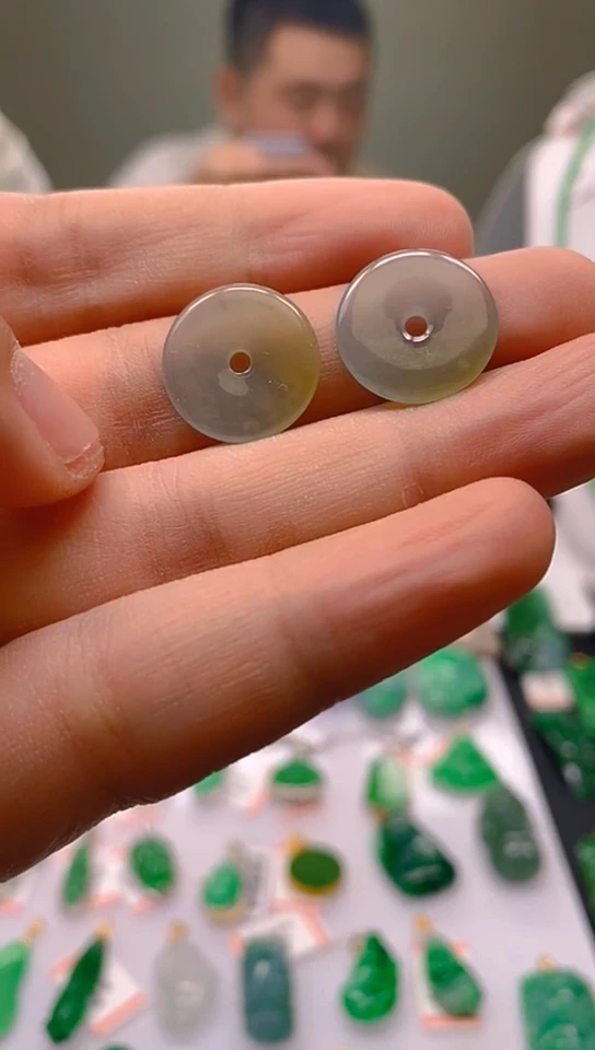 【闪购商品】翡翠颈饰未镶嵌新号开播，全场乱卖