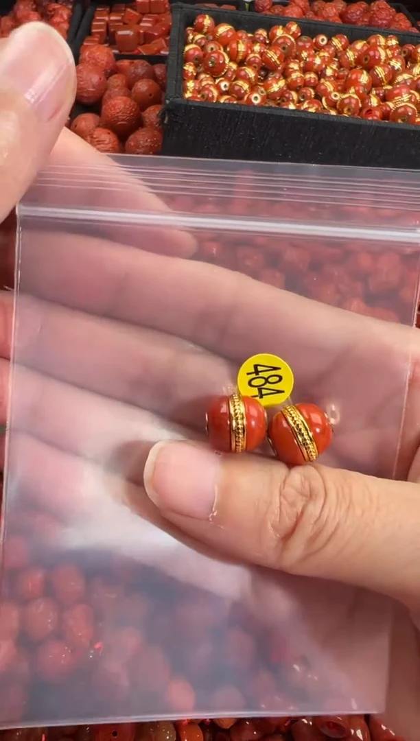 南红玛瑙未镶嵌颈饰1