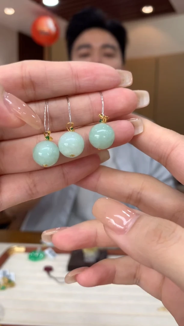 吊坠(不含链)18K金镶嵌翡翠圆珠多样性发货1件