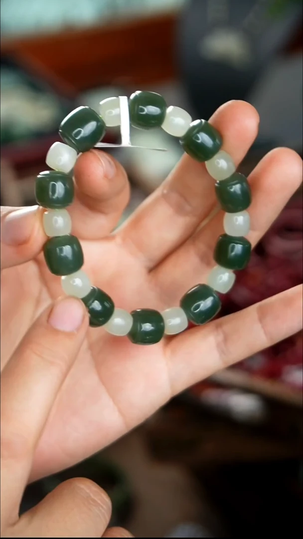 颈饰未镶嵌和田玉手串001