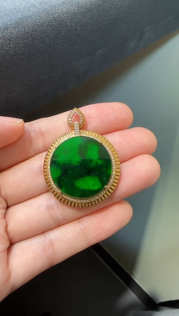 翡翠18K金镶嵌颈饰00007000