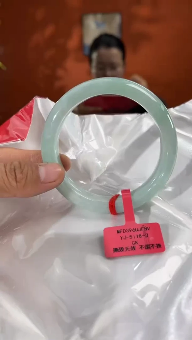 未镶嵌手镯翡翠翡翠手镯