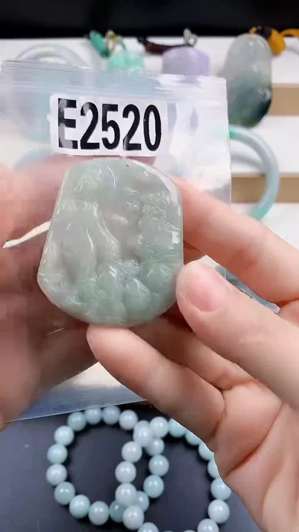 颈饰未镶嵌翡翠天然翡翠吊坠挂件