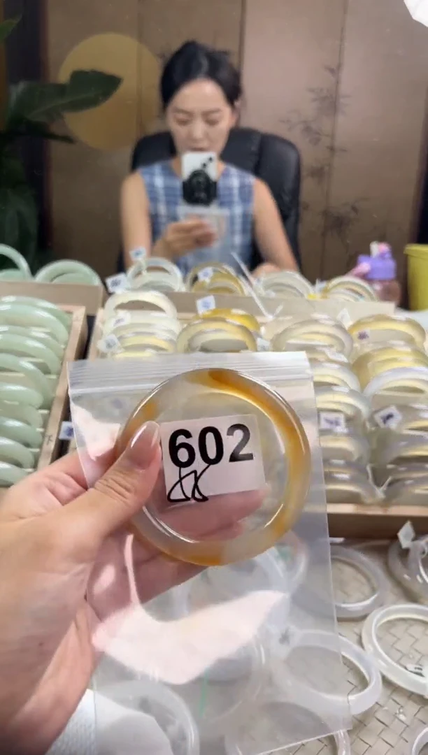 手镯玛瑙/玉髓未镶嵌602