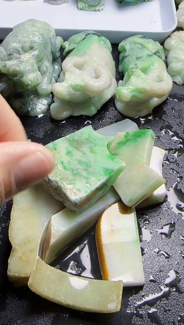 未镶嵌挂件翡翠080