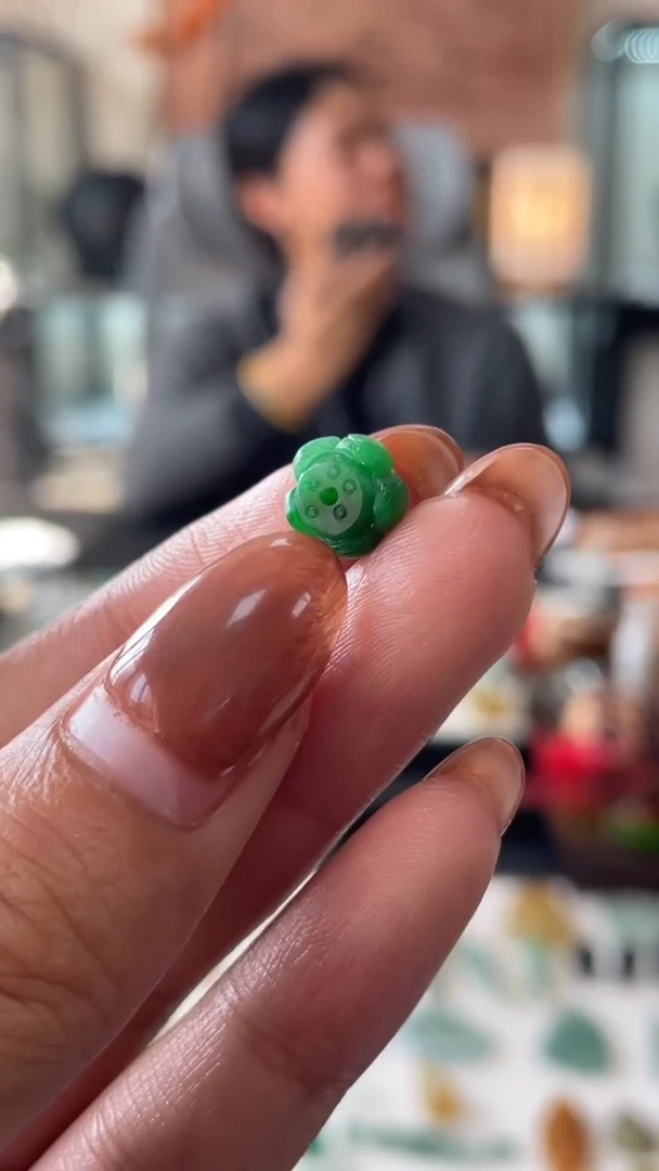 【闪购商品】定制翡翠未镶嵌莲花珠800