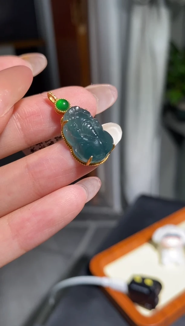 颈饰18K金镶嵌翡翠__吊坠