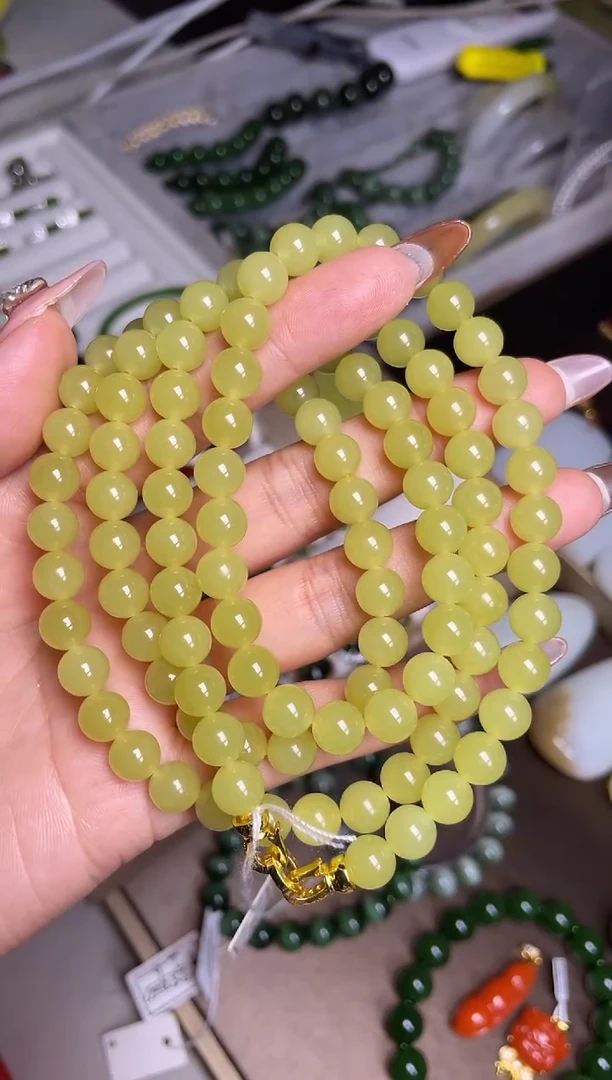 颈饰未镶嵌和田玉鸡油黄口卡8链子