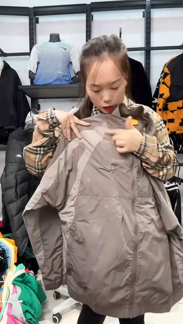 2057 编码  瑕疵直播间过款为准 尺码180