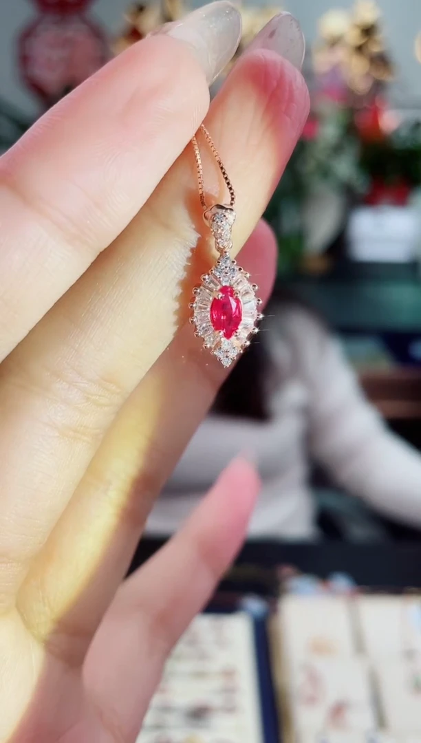【闪购商品】红宝石颈饰银S925镶嵌吊坠
