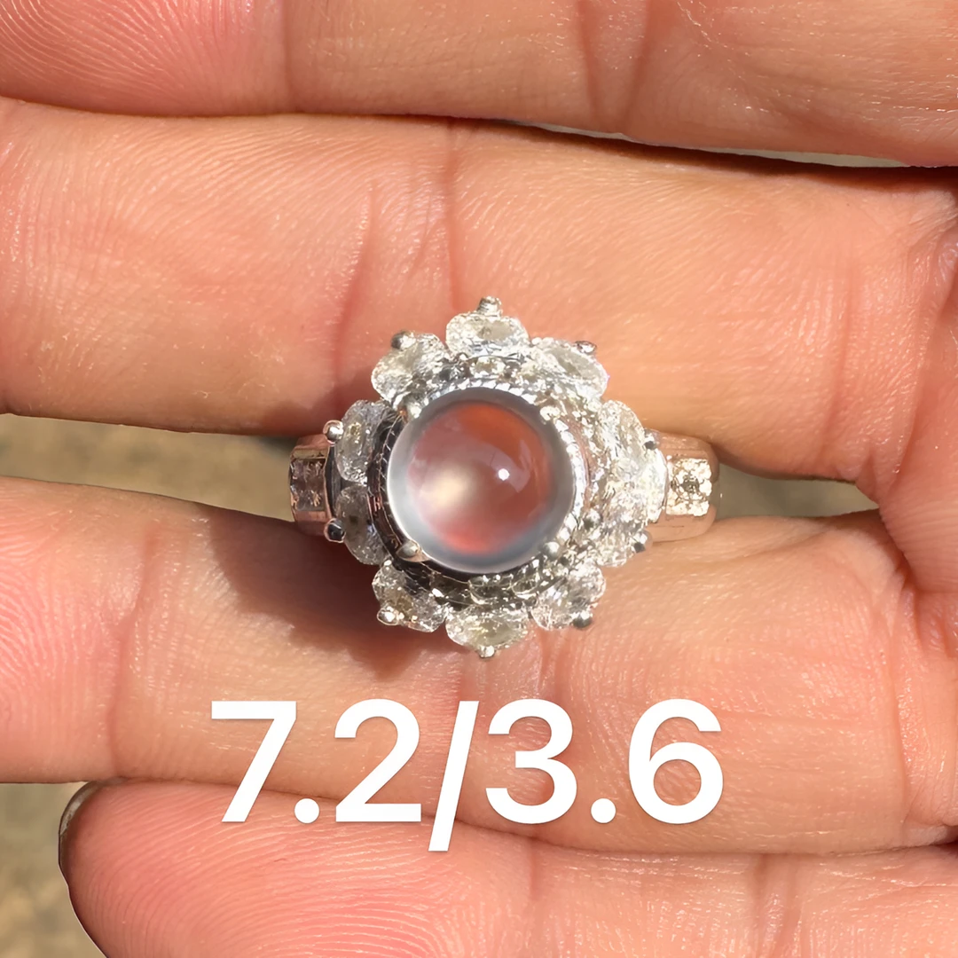 0218(小哪吒在源头)冰玻种翡翠正圆黑钢戒面干净杠味荧光足M250