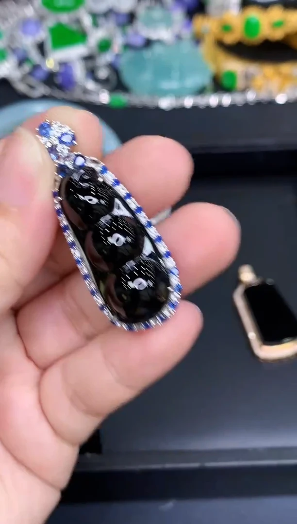 颈饰18K金镶嵌翡翠510-春日珠宝