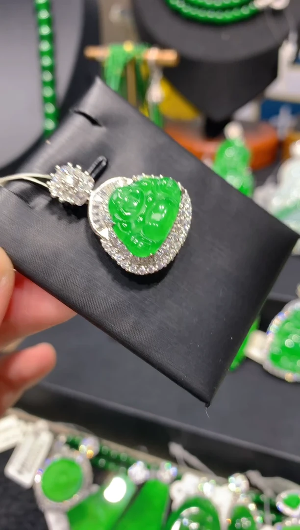 颈饰未镶嵌翡翠1一季