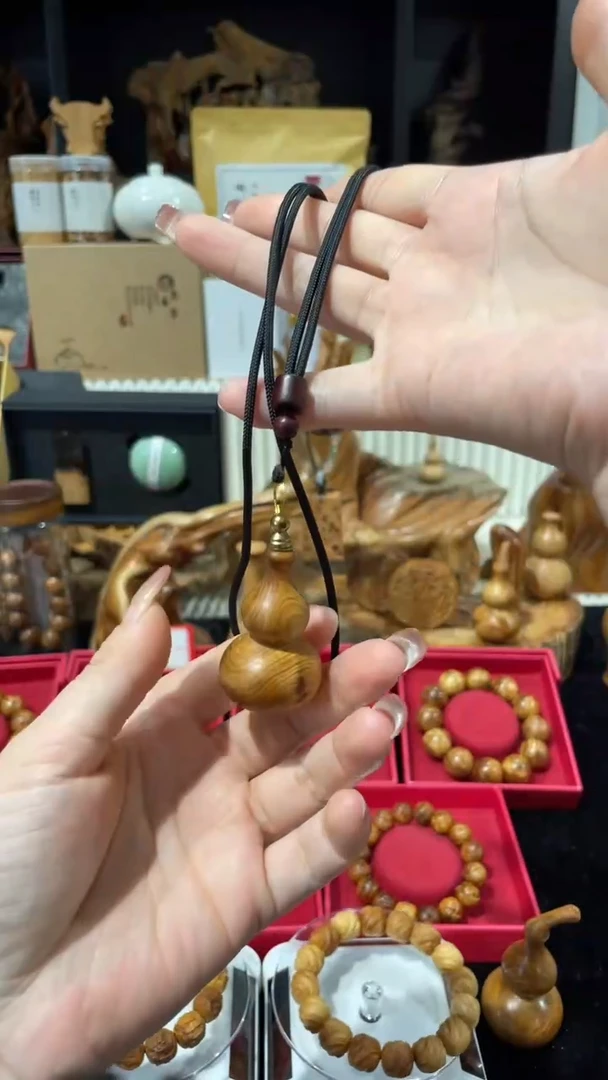 崖柏小葫芦吊坠太行崖柏陈化料