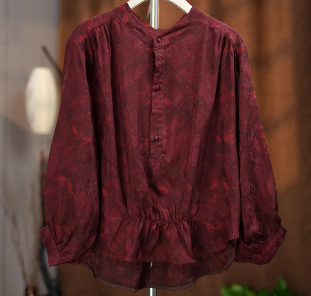 1716设计师款百搭宽松休闲显瘦遮肉满花萝刻花上衣