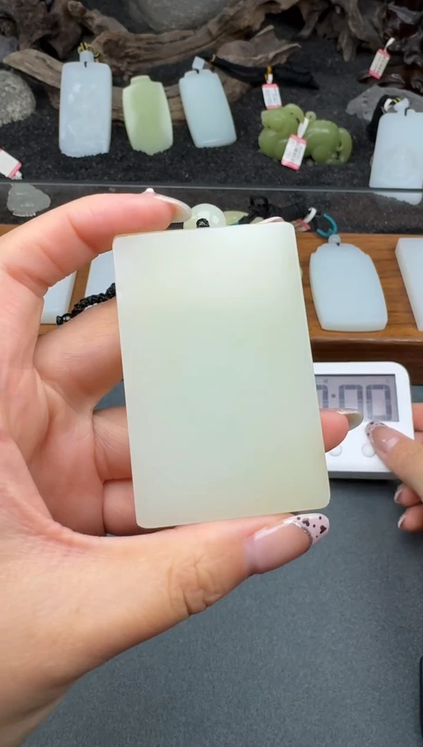 颈饰未镶嵌和田玉3