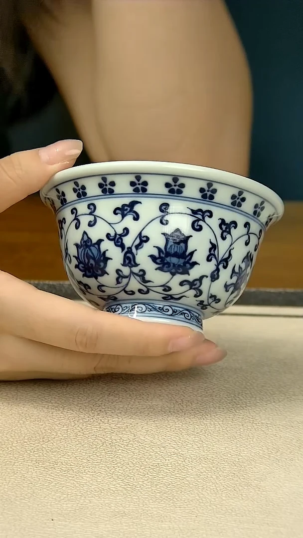 缠枝莲压手杯（6朵花）