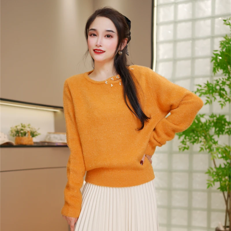 2025冬新款百搭简约圆领钉珠长袖针织衫女不起球软糯毛衣套头上衣