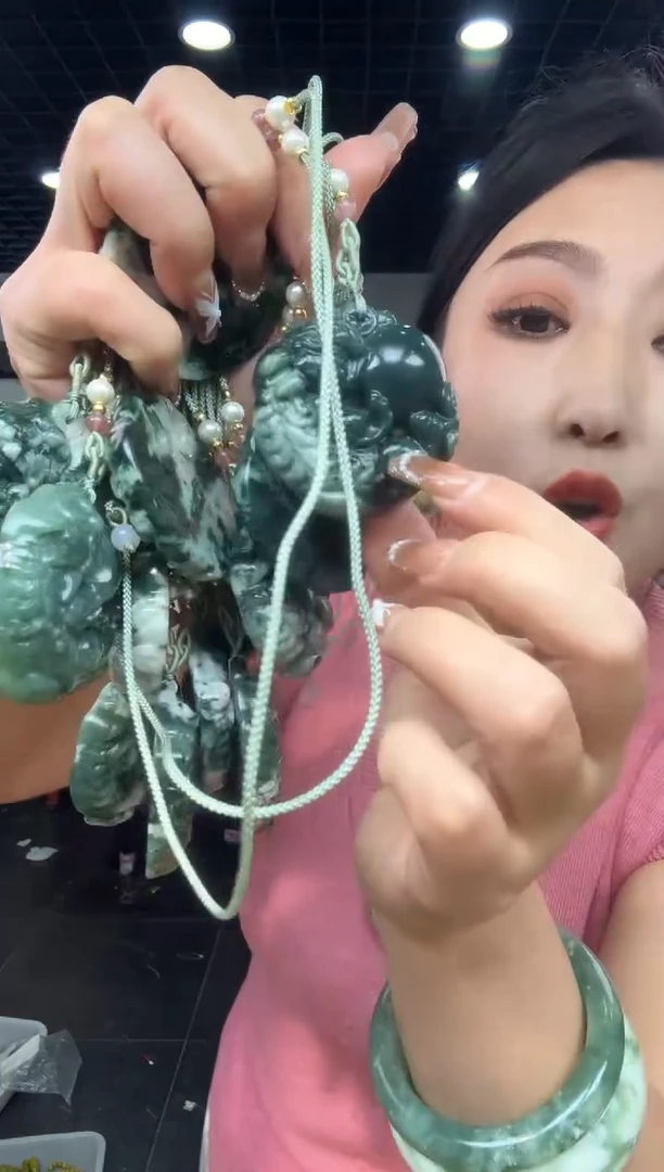 【闪购商品】岫玉颈饰未镶嵌聚宝盆貔貅抱球