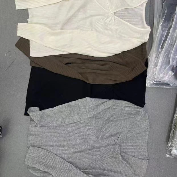 【柏卉服饰】V领打底
