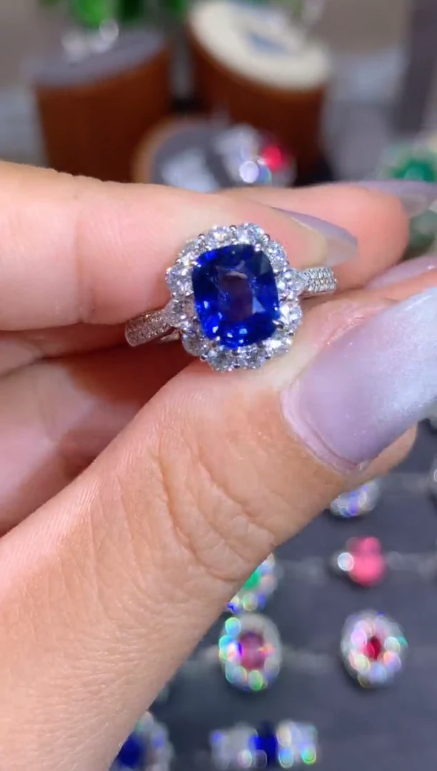 蓝宝石戒指18K金镶嵌2.03ct