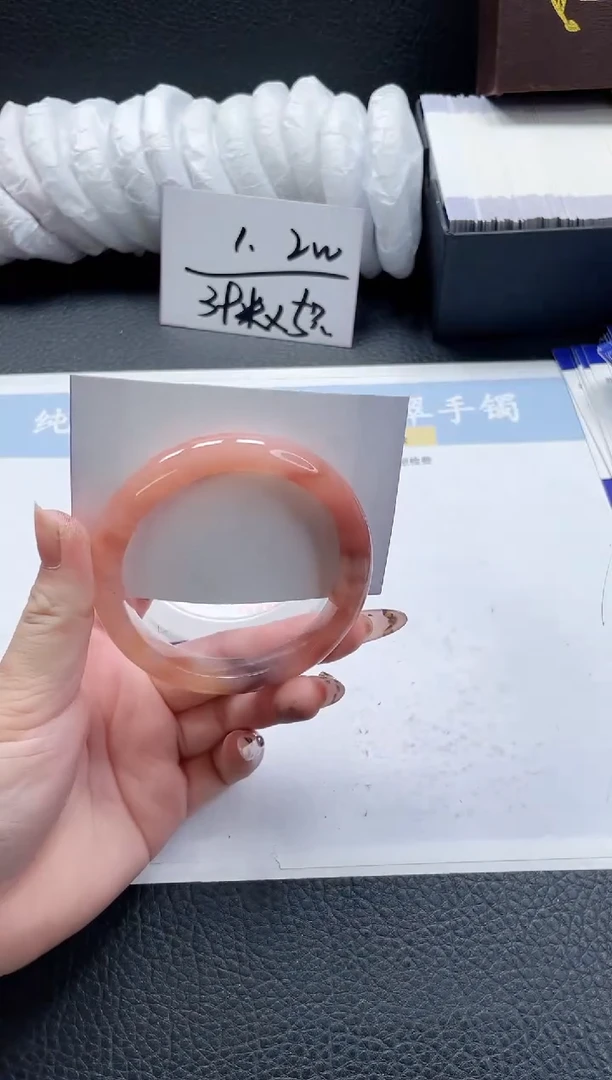 【闪购商品】石英质玉手镯未镶嵌258-60