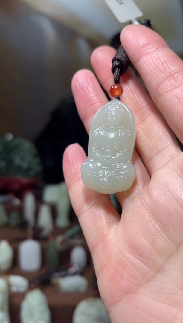 颈饰未镶嵌和田玉.