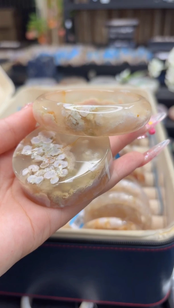 未镶嵌手镯石英质玉140(56圈赠送镯心)